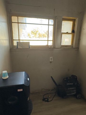 611 E Kearney Boulevard, Fresno, CA 93706