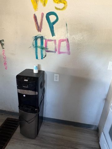 611 E Kearney Boulevard, Fresno, CA 93706