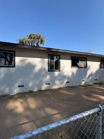611 E Kearney Boulevard, Fresno, CA 93706