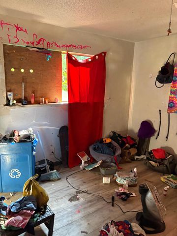 611 E Kearney Boulevard, Fresno, CA 93706