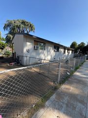611 E Kearney Boulevard, Fresno, CA 93706