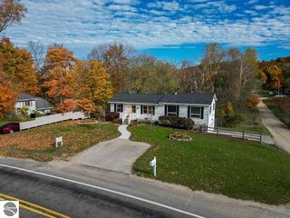 8335 S Maple City Road, Maple City, MI 49664