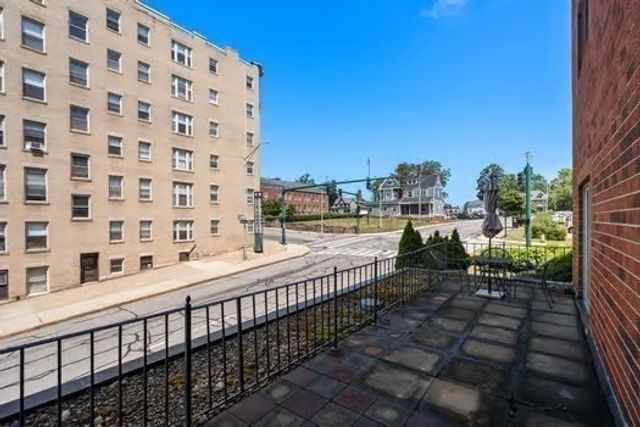 44 Elm 102, Worcester, MA 01690