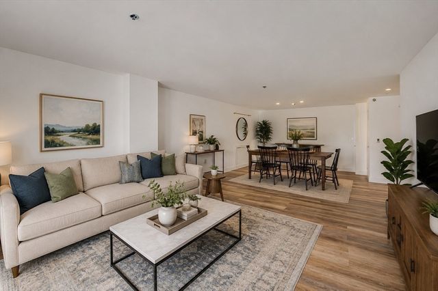 44 Elm 102, Worcester, MA 01690
