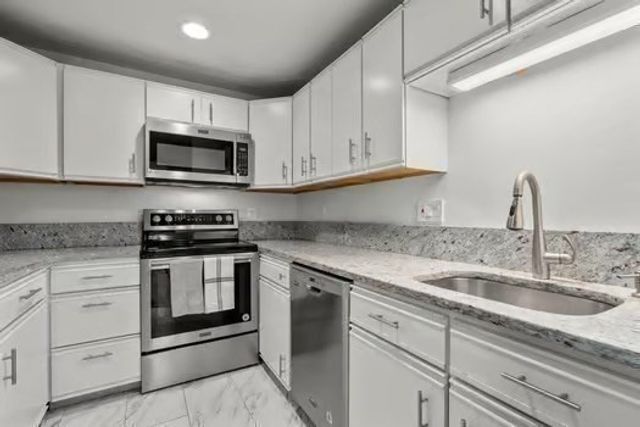 44 Elm 102, Worcester, MA 01690