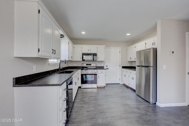 330 N Tyler Avenue, Joplin, MO 64801