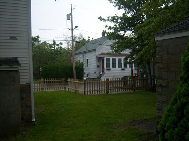 30 Simmons Street, Newport, RI 02840