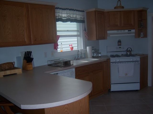 30 Simmons Street, Newport, RI 02840