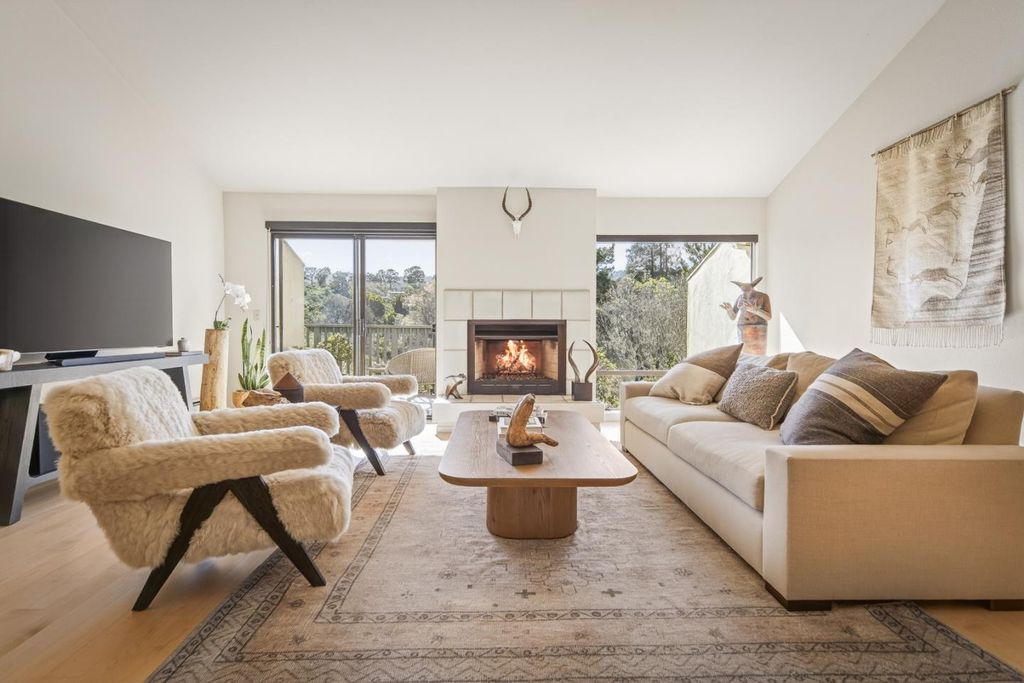 7 Via Joaquin 5, Monterey, CA 93940