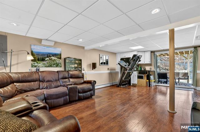 116 Star Lake Road, Bloomingdale, NJ 07403