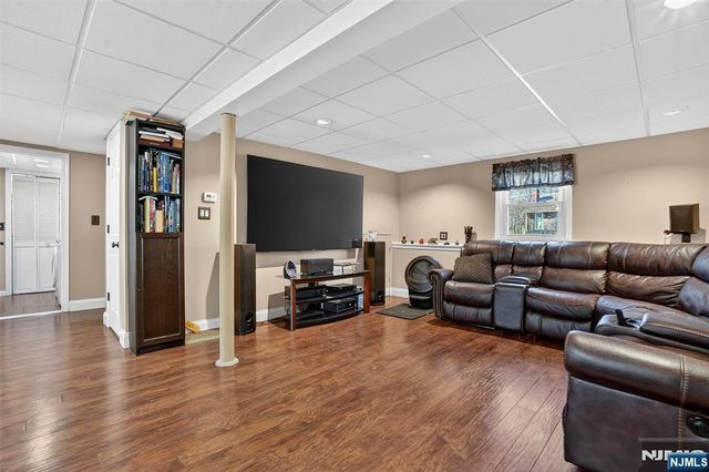 116 Star Lake Road, Bloomingdale, NJ 07403