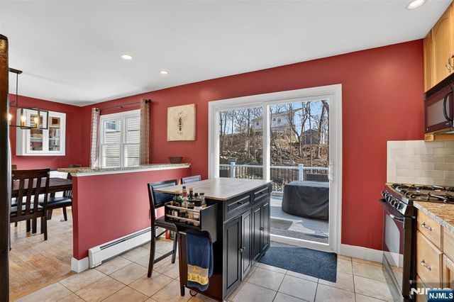 116 Star Lake Road, Bloomingdale, NJ 07403