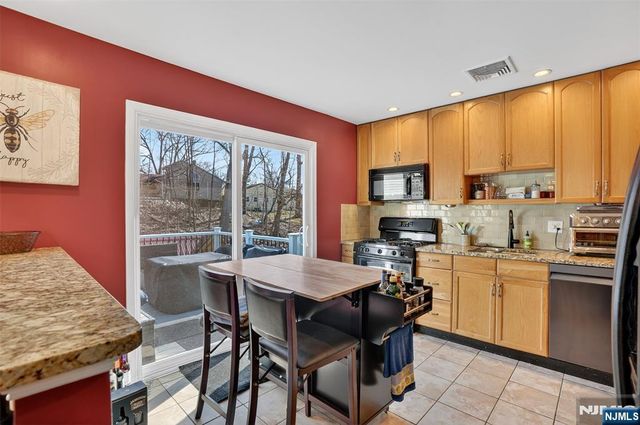 116 Star Lake Road, Bloomingdale, NJ 07403