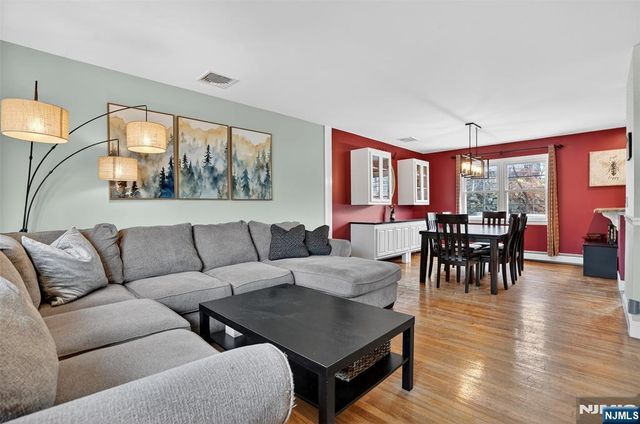 116 Star Lake Road, Bloomingdale, NJ 07403