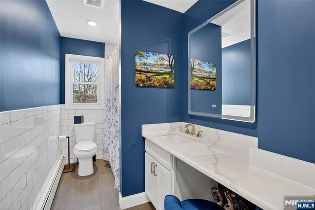 116 Star Lake Road, Bloomingdale, NJ 07403