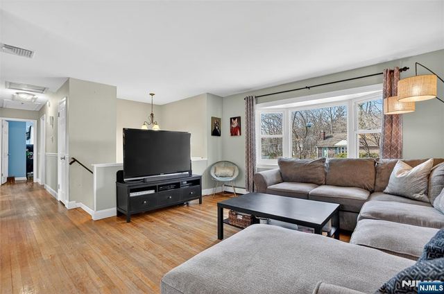 116 Star Lake Road, Bloomingdale, NJ 07403