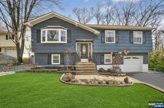 116 Star Lake Road, Bloomingdale, NJ 07403