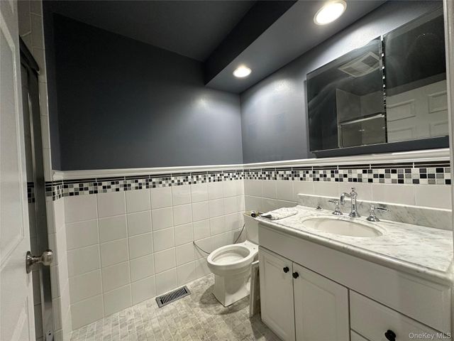 420 Half Moon Bay Drive, Croton-on-hudson, NY 10520