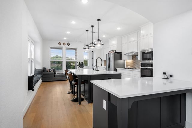 113 Dycus BND, Liberty Hill, TX 78642