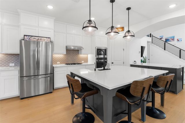 113 Dycus BND, Liberty Hill, TX 78642