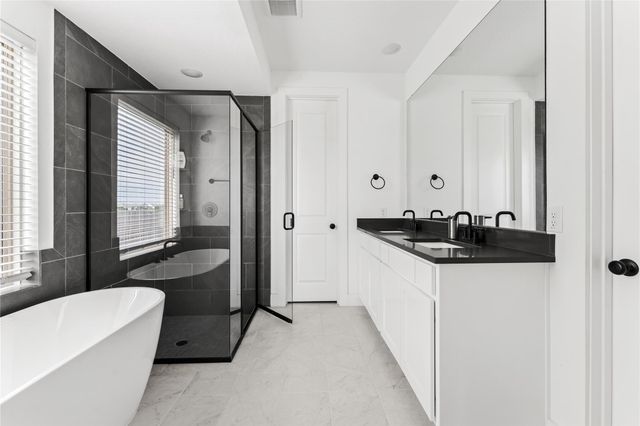 113 Dycus BND, Liberty Hill, TX 78642