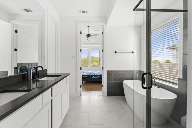 113 Dycus BND, Liberty Hill, TX 78642