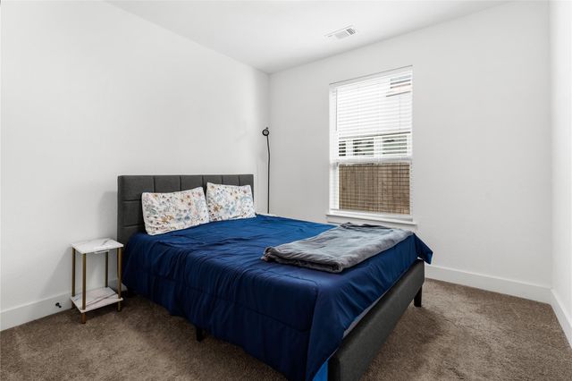 113 Dycus BND, Liberty Hill, TX 78642