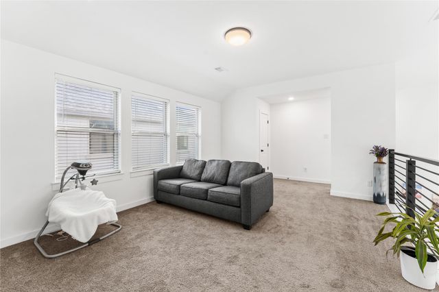 113 Dycus BND, Liberty Hill, TX 78642