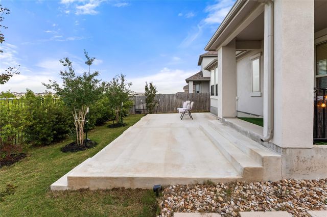 113 Dycus BND, Liberty Hill, TX 78642