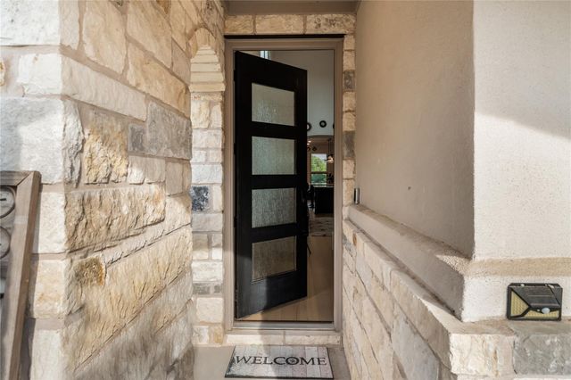 113 Dycus BND, Liberty Hill, TX 78642