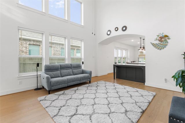 113 Dycus BND, Liberty Hill, TX 78642