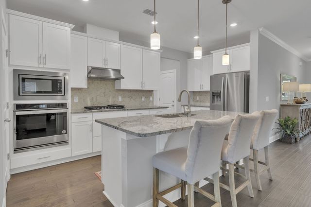 4937 Riverbank Dr, Hermitage, TN 37076