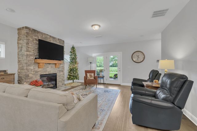 4937 Riverbank Dr, Hermitage, TN 37076