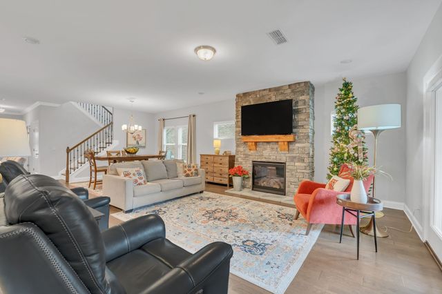4937 Riverbank Dr, Hermitage, TN 37076