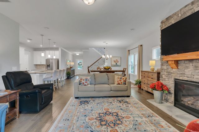 4937 Riverbank Dr, Hermitage, TN 37076