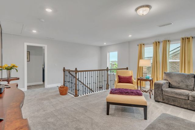 4937 Riverbank Dr, Hermitage, TN 37076