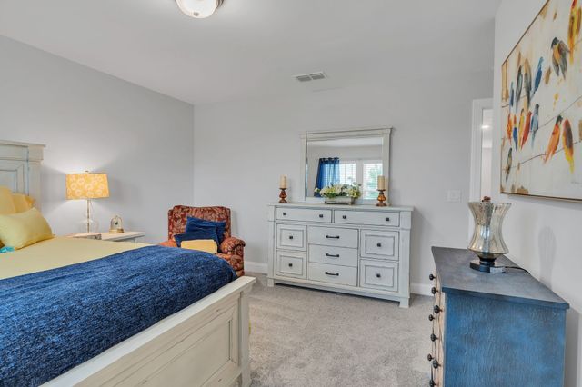 4937 Riverbank Dr, Hermitage, TN 37076