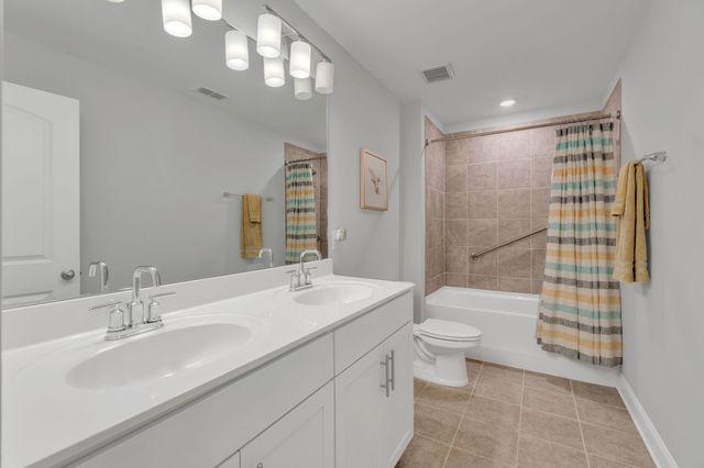 4937 Riverbank Dr, Hermitage, TN 37076