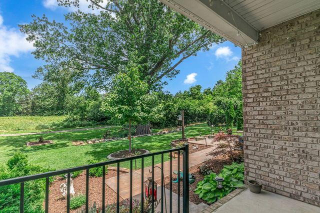 4937 Riverbank Dr, Hermitage, TN 37076