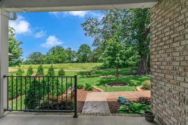 4937 Riverbank Dr, Hermitage, TN 37076