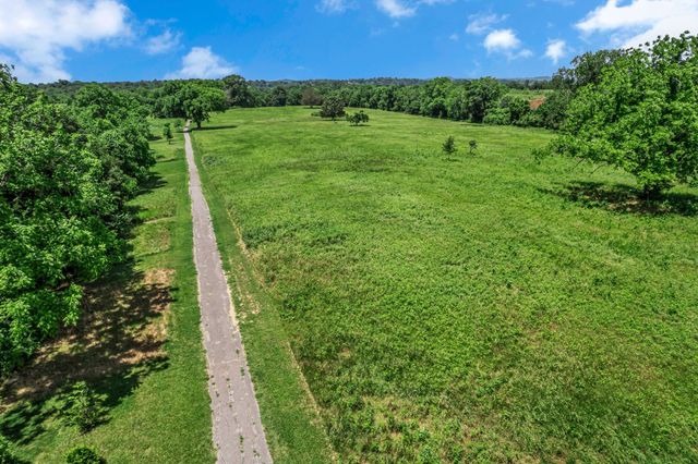 4937 Riverbank Dr, Hermitage, TN 37076