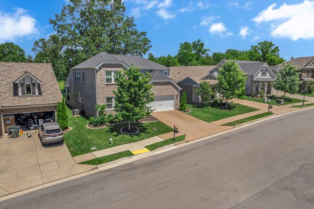 4937 Riverbank Dr, Hermitage, TN 37076