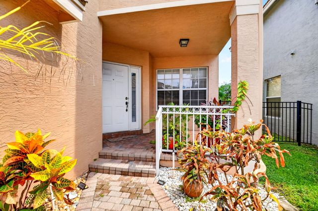 5018 Starblaze Drive, Greenacres, FL 33463