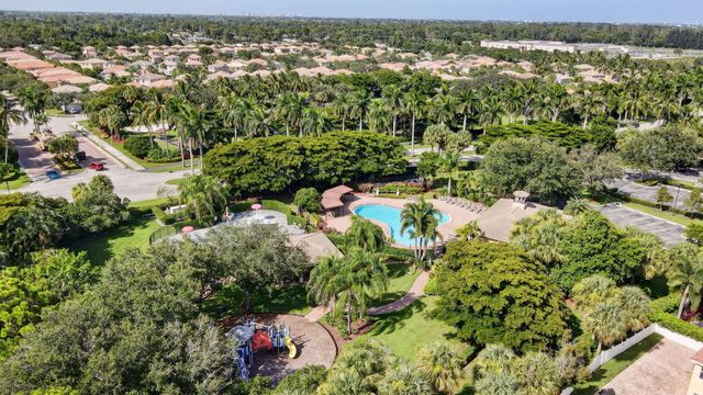 5018 Starblaze Drive, Greenacres, FL 33463