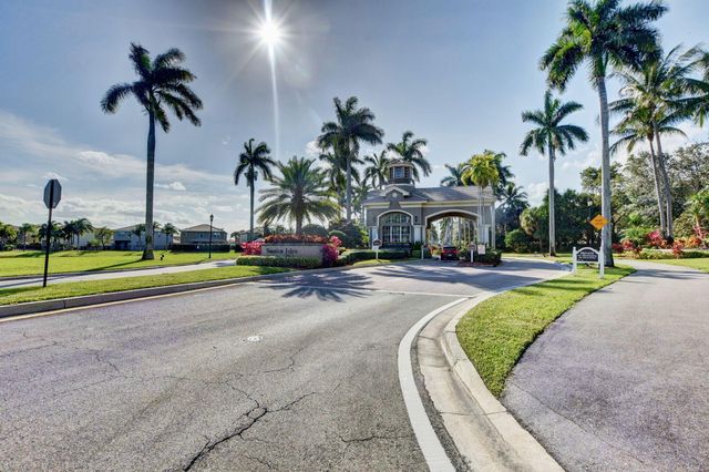 5018 Starblaze Drive, Greenacres, FL 33463
