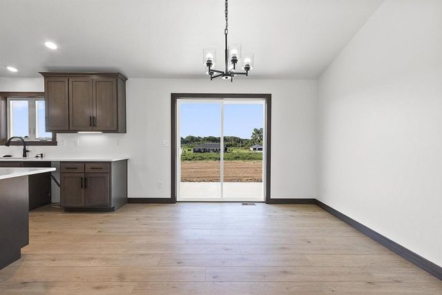 2722 WESTLINE ROAD, Suamico, WI 54313