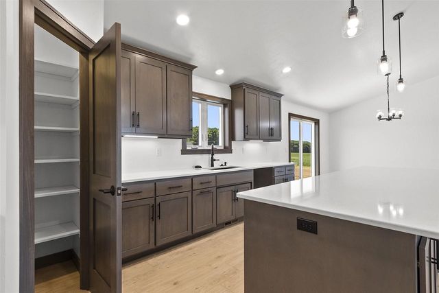 2722 WESTLINE ROAD, Suamico, WI 54313