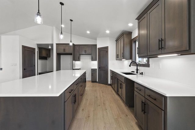2722 WESTLINE ROAD, Suamico, WI 54313