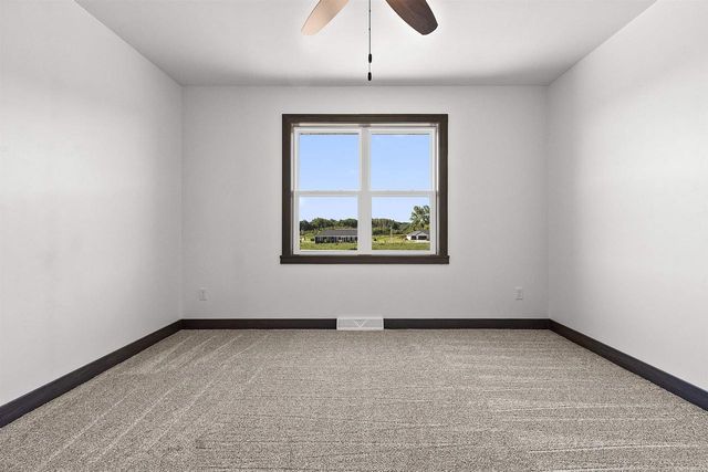 2722 WESTLINE ROAD, Suamico, WI 54313