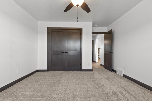 2722 WESTLINE ROAD, Suamico, WI 54313